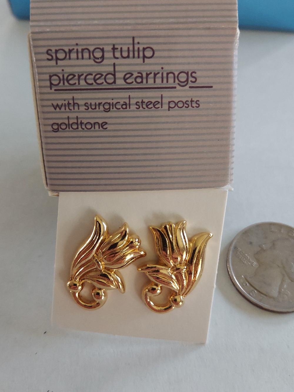 Vintage Avon Goldtone Tulip Stud Earrings